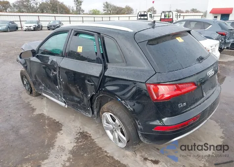 2018 Audi Q5 2.0T Premium/2.0T Tech Premium z USA, uszkodzony, nr VIN WA1ANAFY8J2035295